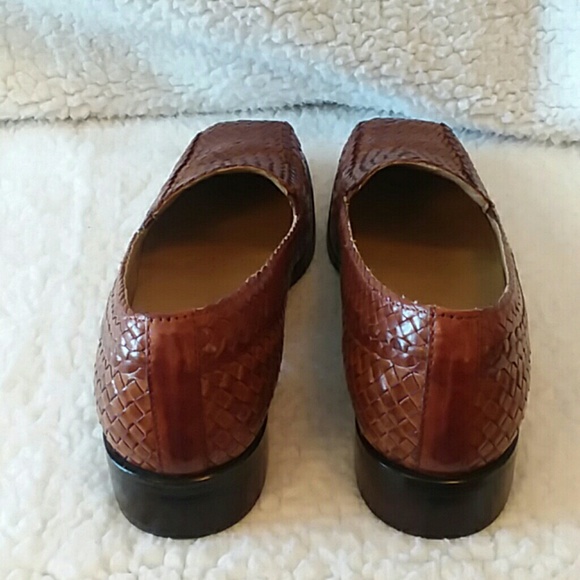 Trotters Brown woven "Lori" style loafers - Picture 3 of 7